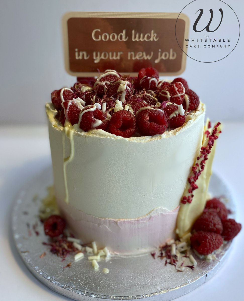 JrmMamma's tweet photo. Just wanted to shove my face into this raspberry and white chocolate cake ππ #whitstablecake https://t.co/iQFM7vdEBW