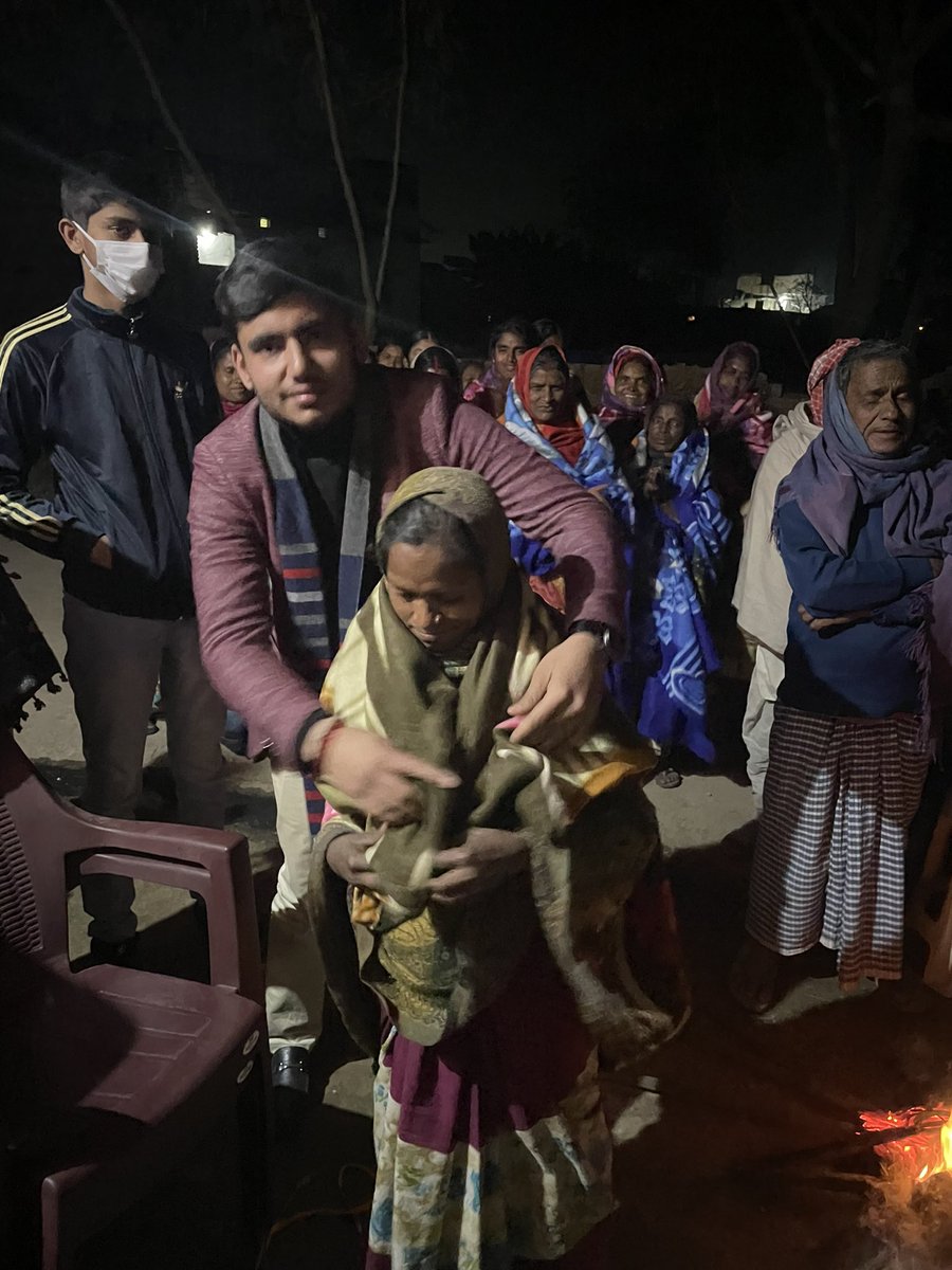 Akarshkr99's tweet photo. We don’t need to have deep pockets or be rich to help the needy, the poor and the hungry, we need to have an heart. 
@HemantSorenJMM @JmmJharkhand @Vijayshree_S_ @BJP4Jharkhand @DC_Hazaribag @PetaIndia @AnandmayEarth 
#teamhazaribagh https://t.co/UvK6U6MkPG