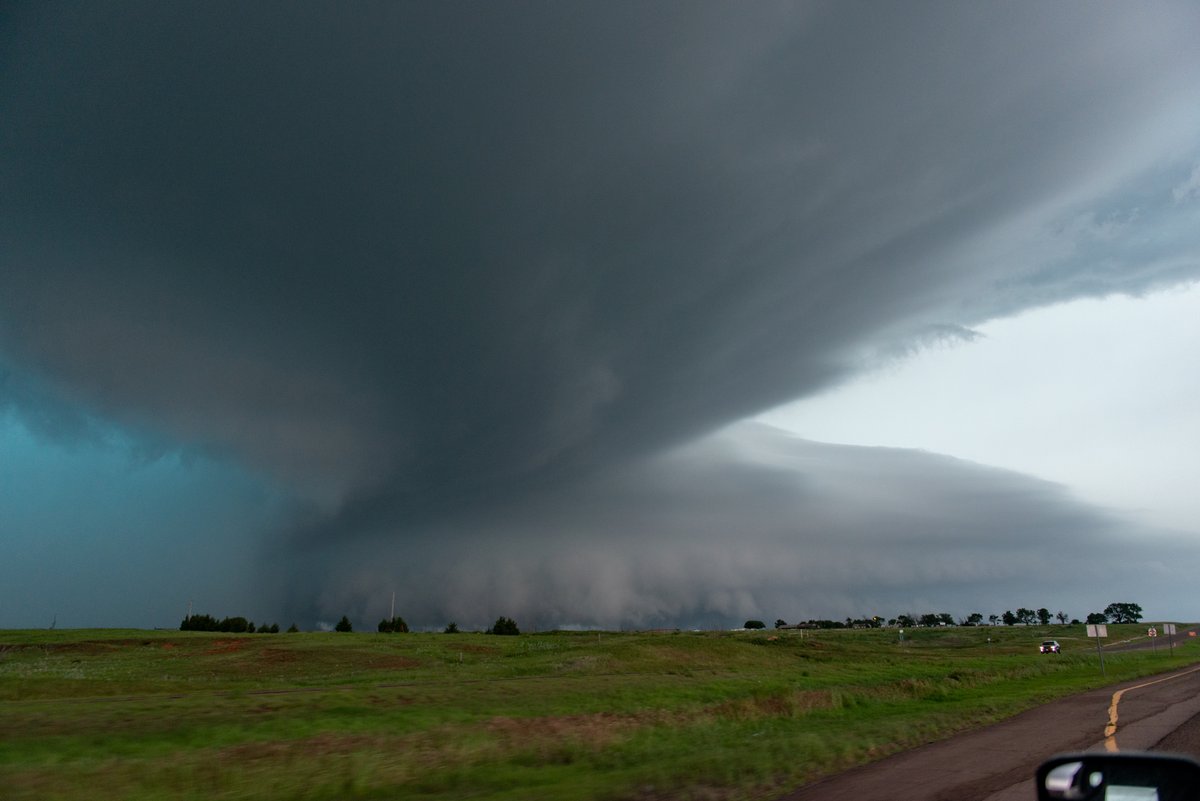 Jariy's tweet photo. One of the best tails what I've witnessed. Oklahoma 16.5.2015 #supercell #inflowtail https://t.co/E40K8OuCvn