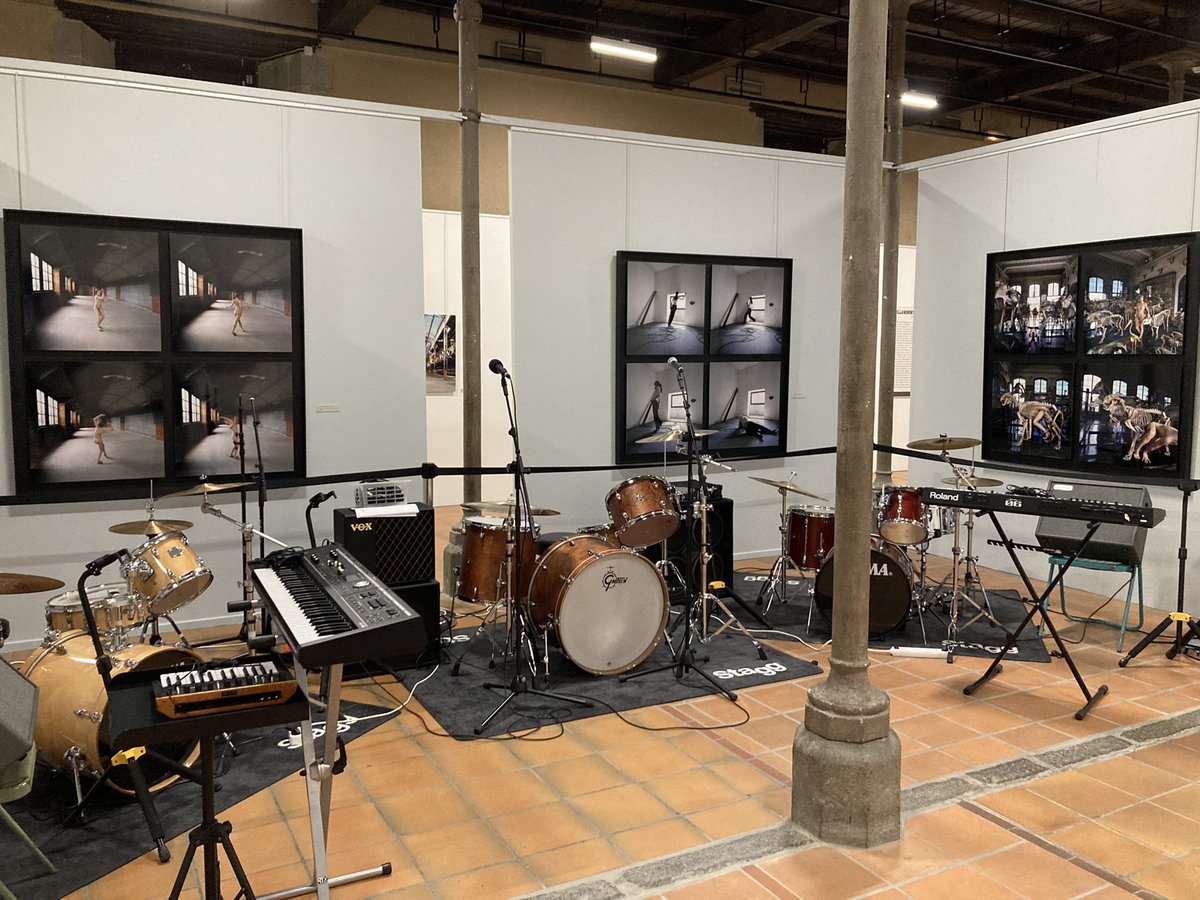 ChrisPercu's tweet photo. Après 2 ans sans public … Aujourd’hui 15h à 17h aux écuries (expo Billancourt) mini concerts « work in progress » des élèves musiques amplifiées du #conservatoire d’aurillac🎸🎹🥁🎤#Aurillac #concert #cafaisaitlongtemps @DMusees @foxooAurillac #pédagogie #youpi https://t.co/pHuWlgPt1n