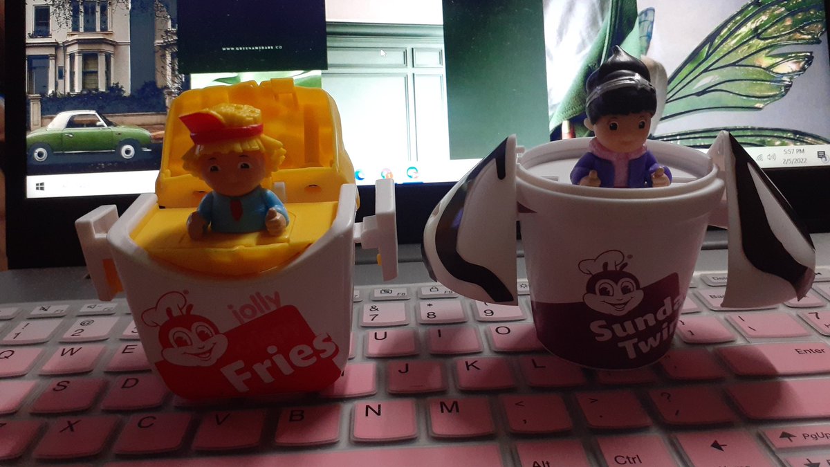 ellezxc_'s tweet photo. may jollibots na ako gago omg jsaigwwisb HHAHAHAHAHAH gago ang cute https://t.co/N2aIPmsoxR
