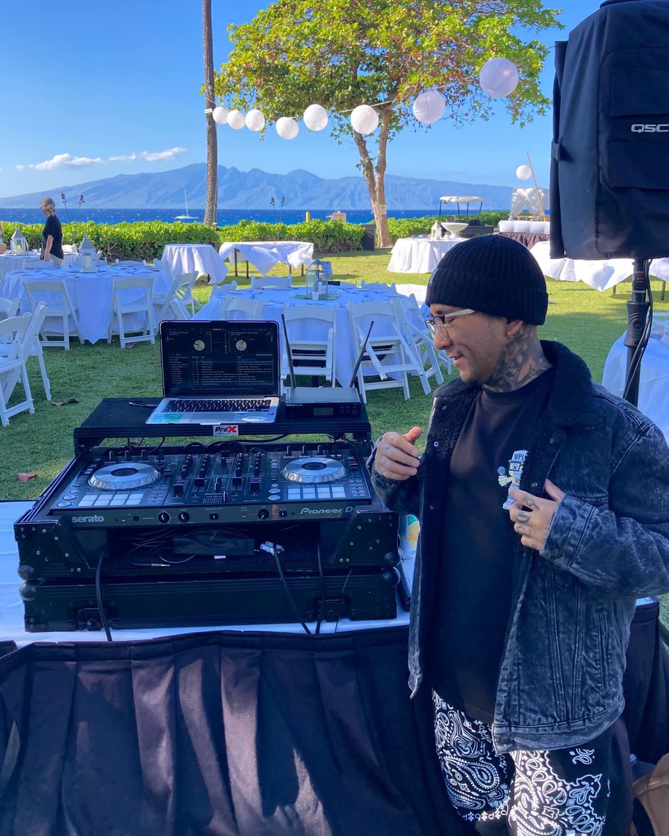 ItsDJEternal's tweet photo. First destination wedding back from when the pandemic first hit in 2020. Wouldve been in Hawaii twice &amp; Philippines twice as well, but yall know traveling was happening. Super blessed and thankful to have been in Maui this weekend. https://t.co/qNk2q8hKFT