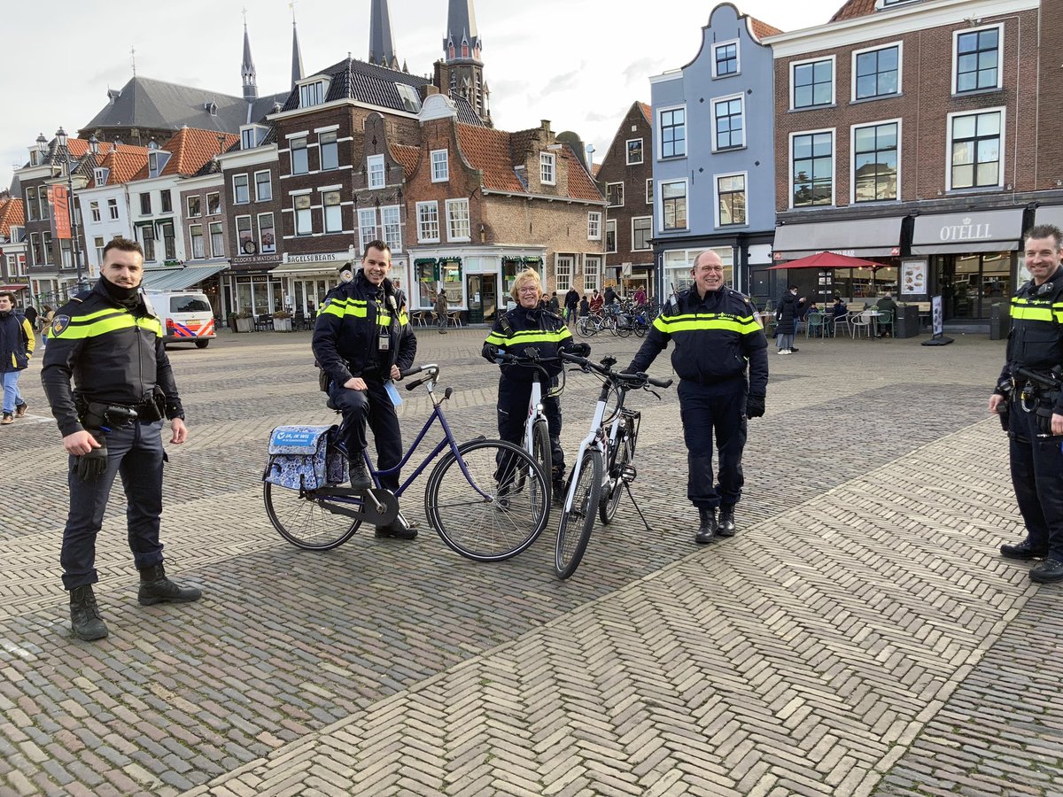 VanBijsterveldt's tweet photo. We hebben ze in alle soorten en maten: ervaren, stagiaire, vrijwilliger, maar allemaal hebben ze één doel: onze veiligheid. Toppers! 👍@POL_Delft https://t.co/5KSI9W1X6M