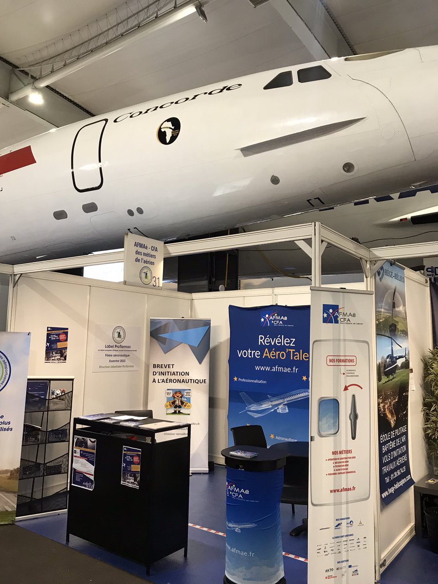 AFMAeCFAaerien's tweet photo. Au pied des légendes ! 
Nous vous attendons .
Venez vous informer ce week end sur nos formations techniques et commerciales a @sfmaero @MuseeAirEspace au Bourget https://t.co/K8dblT1uln