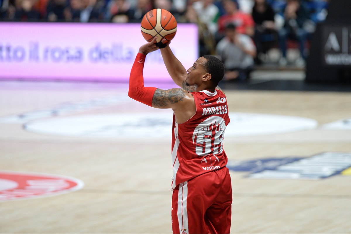 OlimpiaMI1936's tweet photo. Happy Birthday Curtis Jerrells! 🔋🏝

The iconic Shot is still alive in our heart...❤

#insieme #HappyBirthday #Jerrells #TheShot 
@CurtisJerrells0 https://t.co/dani0j6jr7