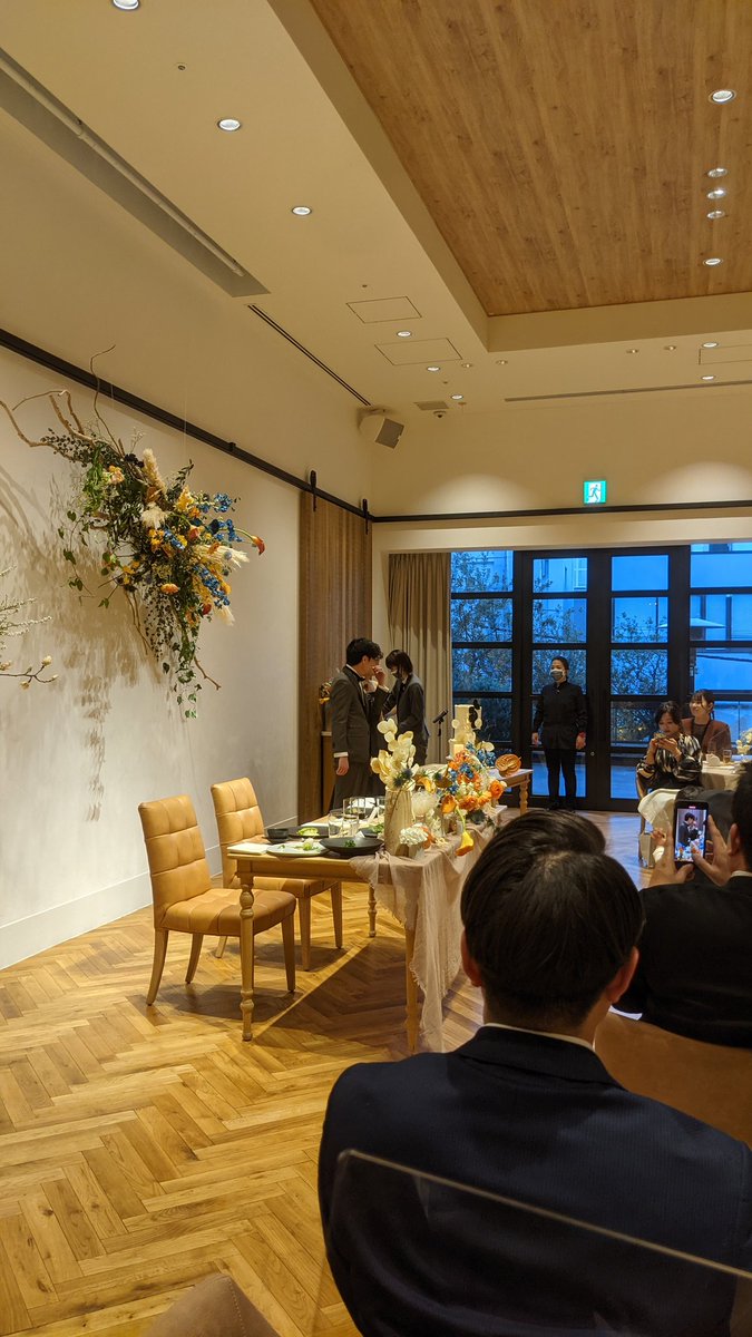 友人の結婚式😊ワインの仕事始めて以降会う人みんなからワイン教えてって言われることに本当に困ってる笑