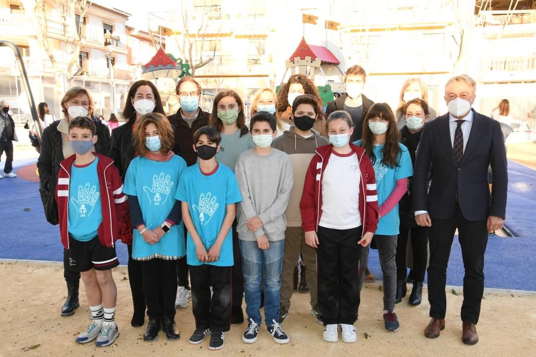 Els representants del Consell de la Infancia del nostre centre van participar en la inauguració del nou parc infantil a Xàbia. Els xiquets i xiquetes del Consell han dissenyat el parc i han seguit de prop el procés de reforma. Enhorabona!!