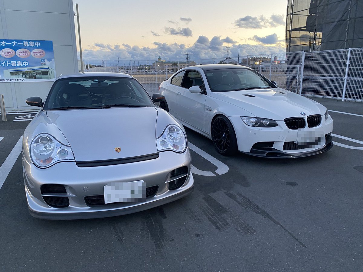 Kawatatsu2000's tweet photo. お家に新しい仲間増えました！
996GT2
親父納車おめでとう🎉 https://t.co/HT2MMXBv4L