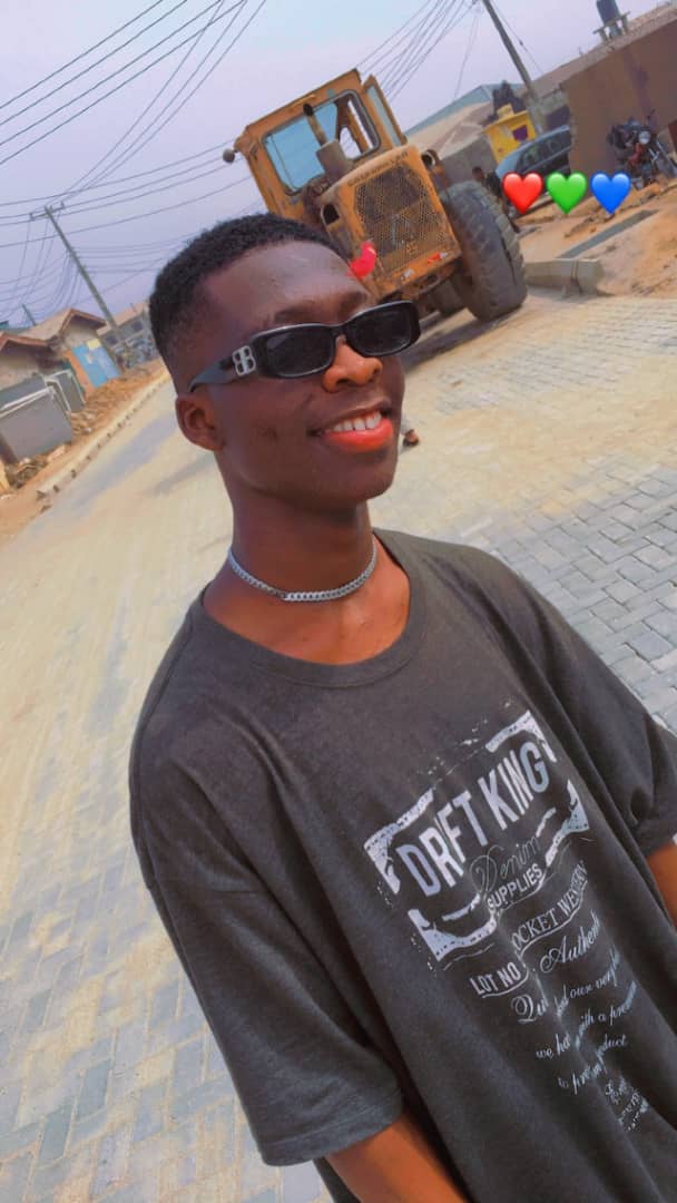 BluKidd3's tweet image. Atimes smiling takes away some pain u feel inside of u 🥺🥺🥺even tho the smile na fake sef 😂😂😂