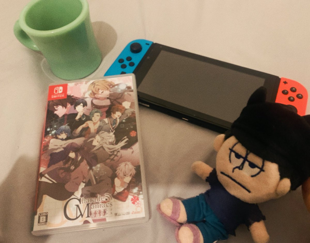 fine_nui6's tweet photo. Switchのソフト、ダウンロード版しか買ったことなくて今回はじめての現物タイプなんだけど、パッケージ開けたらソフトちっっっちゃくてなんかウケるね？ https://t.co/g7bb8Ngd8j