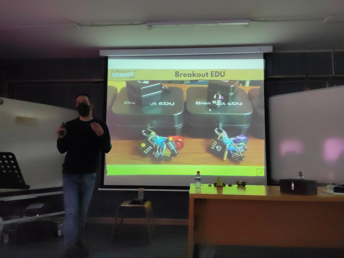 ESCAPE MUSICAL
26 profesores de música de La Rioja de la asociación <a href="/Promusica_Rioja/">Promúsica La Rioja</a> 
¿SERÁN CAPACES DE SALIR DEL IES TOMÁS MINGOT??... <a href="/musicaencripta/">Música Encriptada - Carlos Alcázar</a> @conser_logrono <a href="/milenariomusic/">Carlos Onís</a> <a href="/alvarocastill/">Álvaro Castillo</a>