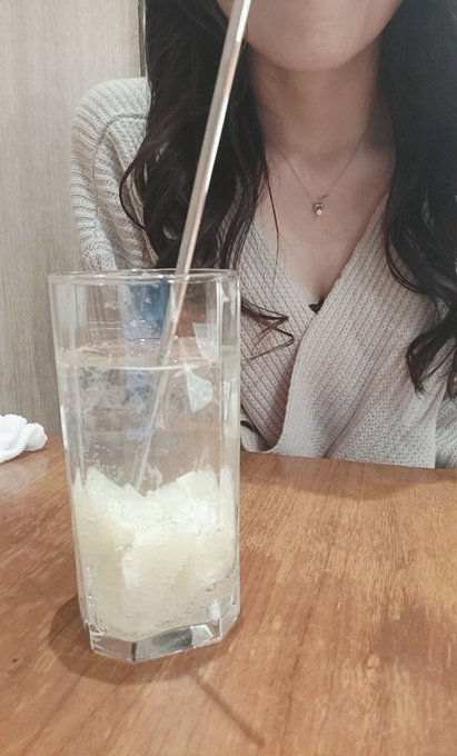一緒にのむー？🍻 https://t.co/sWS5dMwixU<a href="/tag/%E8%A3%8F%E5%9E%A2%E5%A5%B3%E5%AD%90"class="tags"><span>#裏垢女子</span></a><a href="/tag/%E8%A3%8F%E3%82%A2%E3%82%AB%E5%A5%B3%E5%AD%90jk"class="tags"><span>#裏アカ女子jk</span></a>
