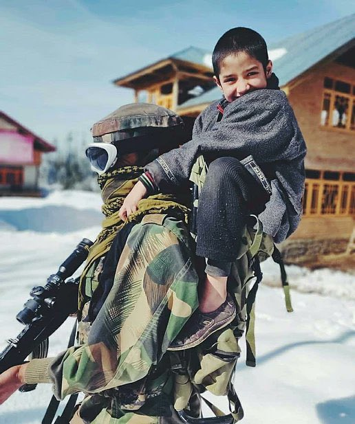 RadioChinar's tweet photo. #PicOfTheDay 
Future of #Kashmir on the shoulders of the guardians of the valley #IndianArmy
#IAmKashmir 
#ProsperousKashmir 
#NayaKashmir 
#KashmirBlossoming 
#KashmirSolidarityWithIndia 
@adgpi  
@ChinarcorpsIA 
@NorthernComd_IA 
@Junaid_Mattu 
@kamranalimir 
@AsimKhanTweets https://t.co/ZXpDaKMPrL