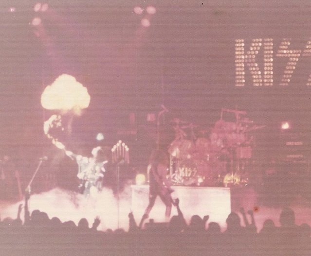 Cool fan-shot photo! Thanks to Tick Bryan for sharing this one that he shot in Nashville October 1975. #KISSMemories

Did you take any live photos, #KISSARMY? We'd love to see them!
