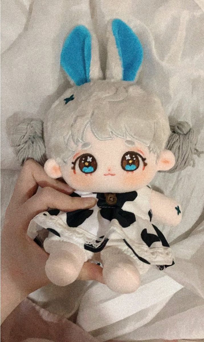 uzzug00's tweet photo. 어느새 7000 팔로우가 넘어 7400이 됐네욥 폰디폼이라 2차 결제를 위해 팔로우 하실 필요 없음에도 주시는 관심에 언제나 과분하다 느끼고 있습니다. 함께 해주셔서 감사합니다😘

조건 👉 팔로우+RT
당첨 발표 👉 2월 20일
인원수 👉 1명
상품 👉 이름을 잘못 지어버린 비운의 젖소토끼(밀크아깽) 1체 https://t.co/go3vhLXHg6