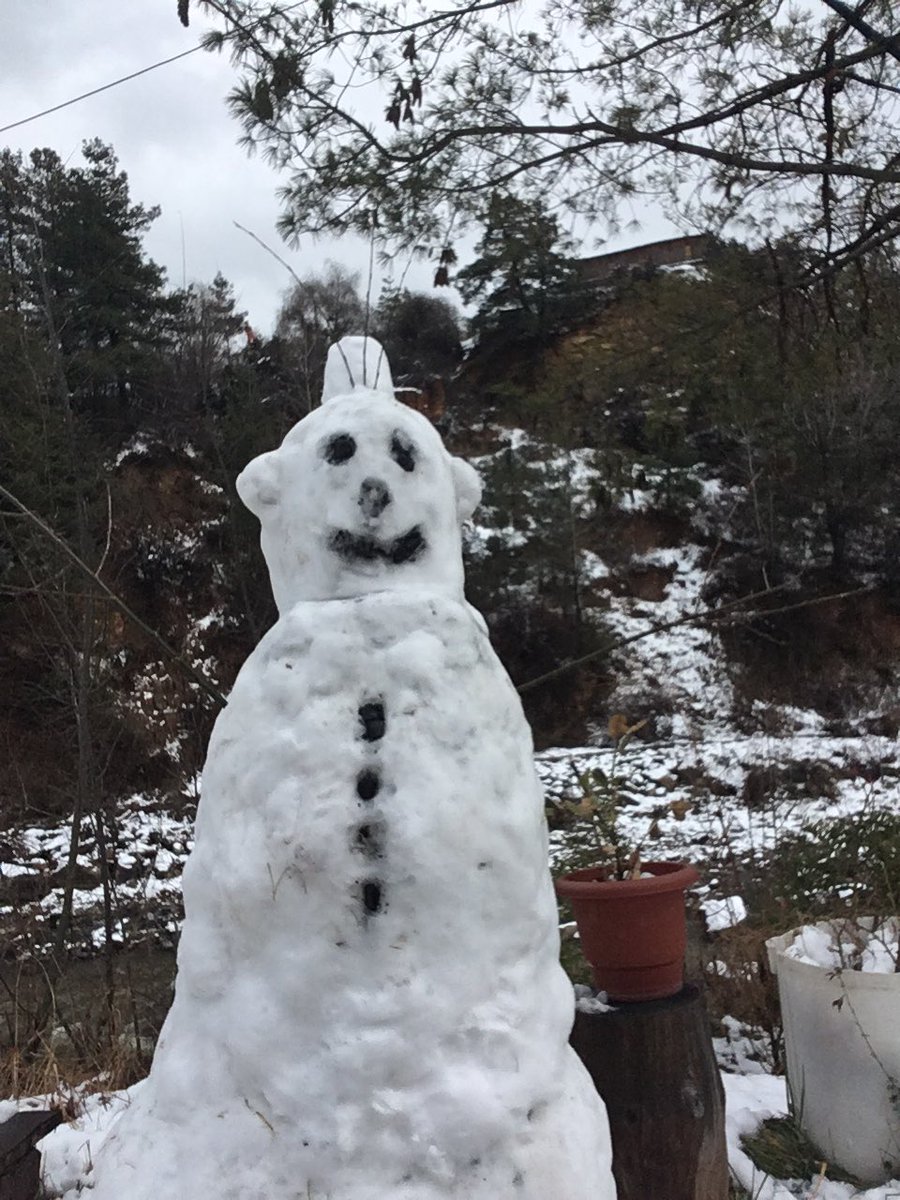 nemde0's tweet photo. Me &amp; dirty snowman ⛄️ https://t.co/k9OZ6mqEdH