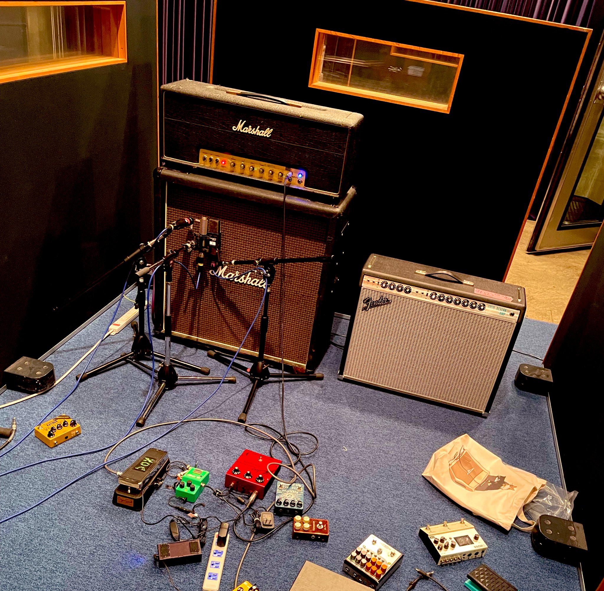 September Sound Violetta V2 Dark Side Muff Fuzz Pedal - YouTube