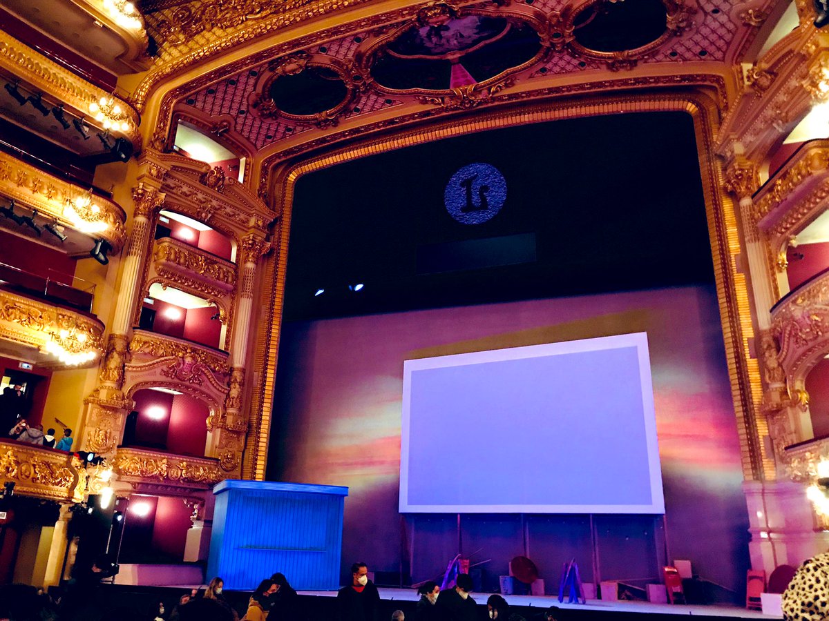 mariajangles's tweet photo. Por aquí estamos con muchas ganas de que empiece la nueva propuesta familiar del @Liceu_cat, #LaCuinaDeRossini 

#OperaLovers #OperaParaTodos #PequeBrunoEnLaÓpera #Opera https://t.co/dXmd5iZ0iO