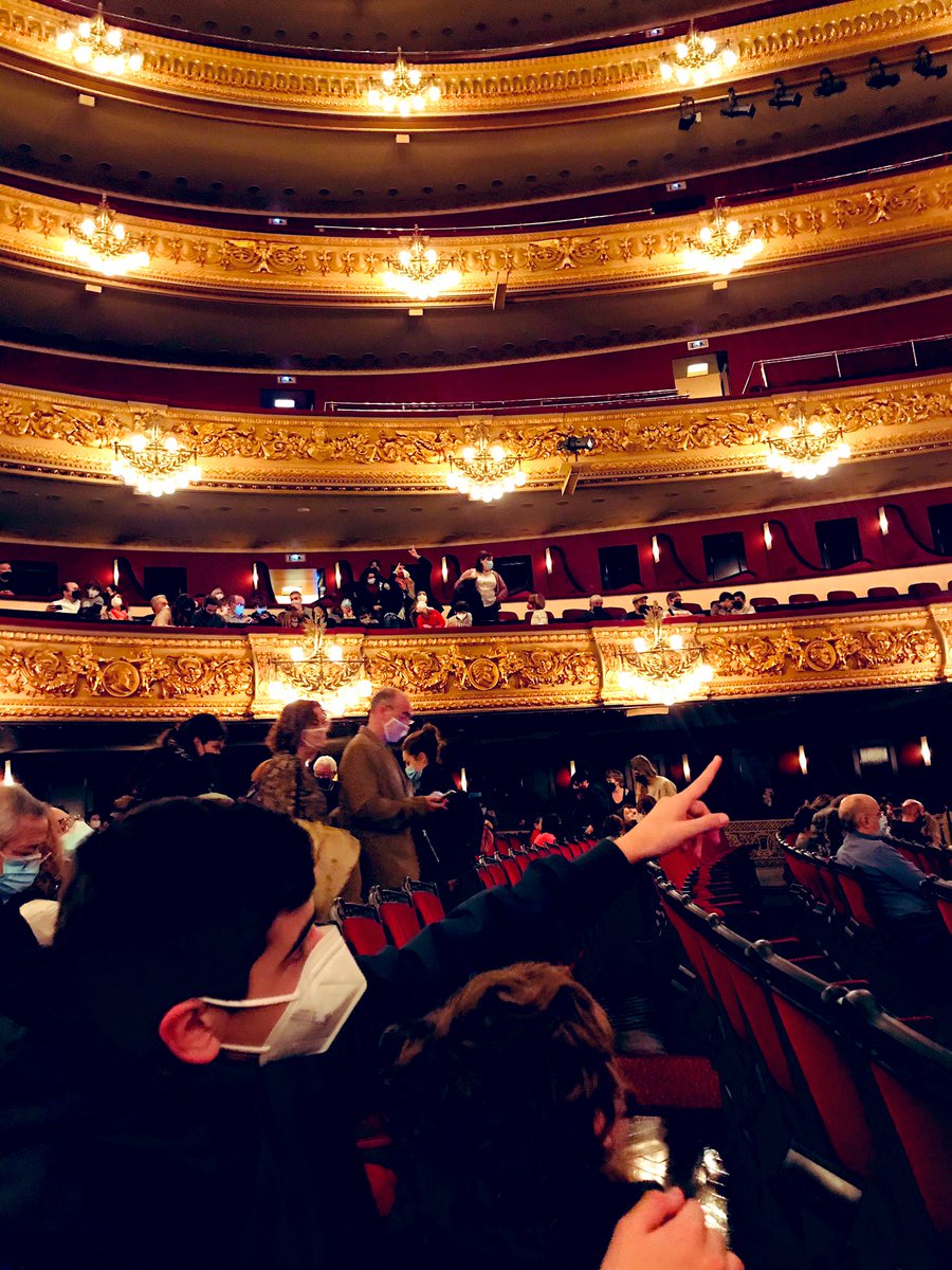 mariajangles's tweet photo. Por aquí estamos con muchas ganas de que empiece la nueva propuesta familiar del @Liceu_cat, #LaCuinaDeRossini 

#OperaLovers #OperaParaTodos #PequeBrunoEnLaÓpera #Opera https://t.co/dXmd5iZ0iO