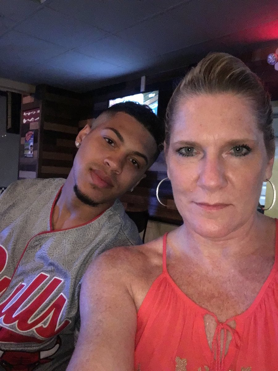 sianddevsmom510's tweet photo. Happy Birthday Devon!!! Love you son!!! https://t.co/BRvxr9xpzm