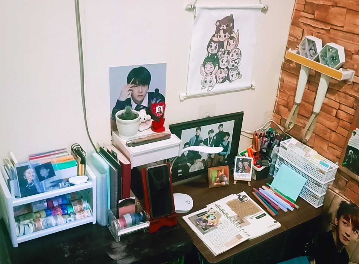 DOlovesBacon's tweet photo. Happy Corner. ๐
#ThankYouLordForAnotherYear
#KpopCorner #Exo #ExoL
#HappyPill #Baekhyun
#๋ฐฑํ์์ค๋์ #์์ ์๊ฒ์์ผ์ ๋ฌผ https://t.co/PiWUcB0pPr