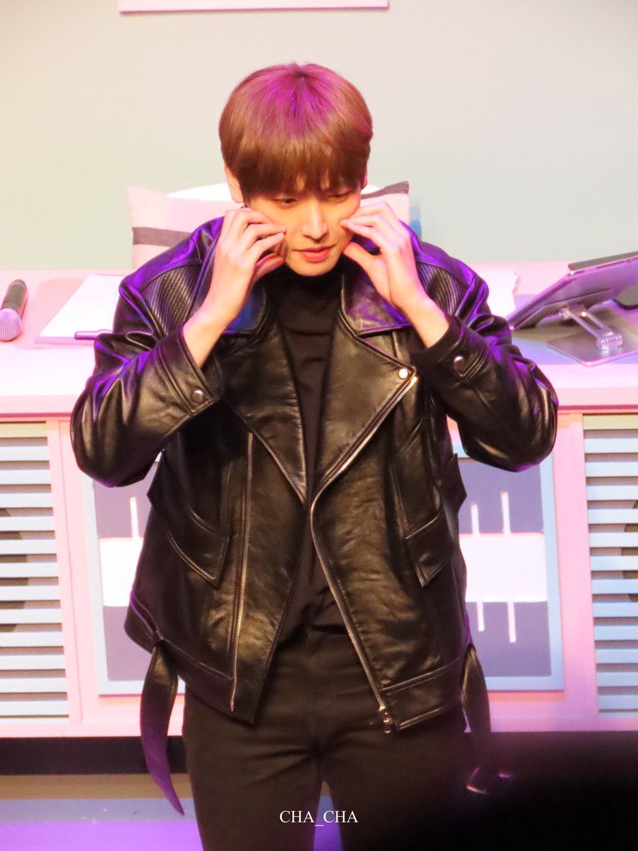 INSEONG___0712's tweet photo. 220205 온에어 

하트 만드는데 심각한 잉성🤎🤎

#SF9 #에스에프나인 #인성
#INSEONG #金仁诚 #インソン 
@sf9official @sf9_fanclub https://t.co/ZRaGdcEbLp