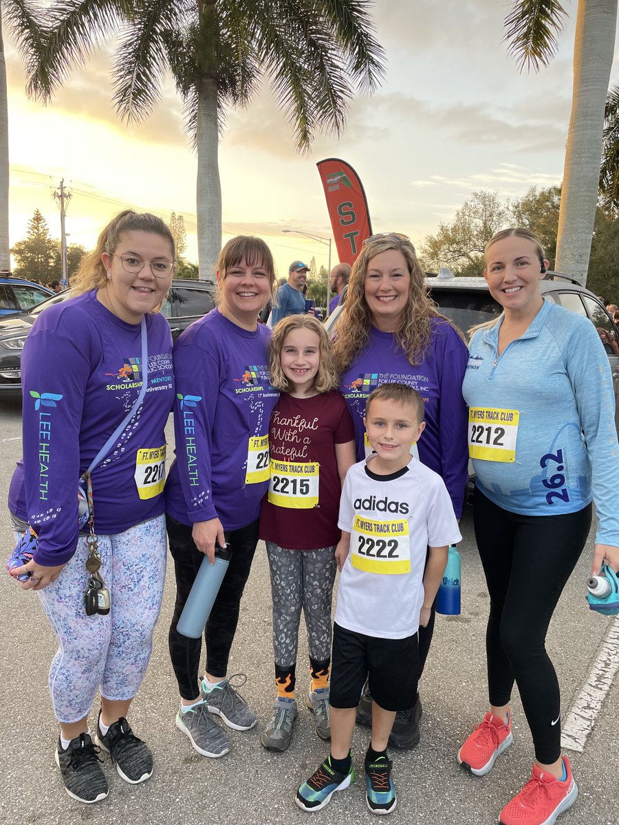 aprilmk4's tweet photo. Spring Creek Elementary was well represented this morning! 2 cubs and 4 panthers! #loveleeschools #5K #stridesforeducation ♥️ourteam https://t.co/vhOAX2n8KV