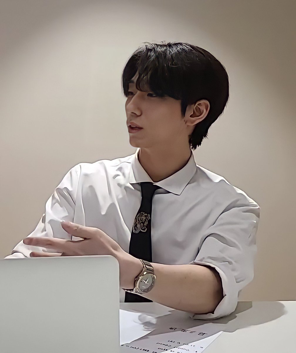 prdbyhj's tweet photo. probably gunil https://t.co/agZsG8KM5J