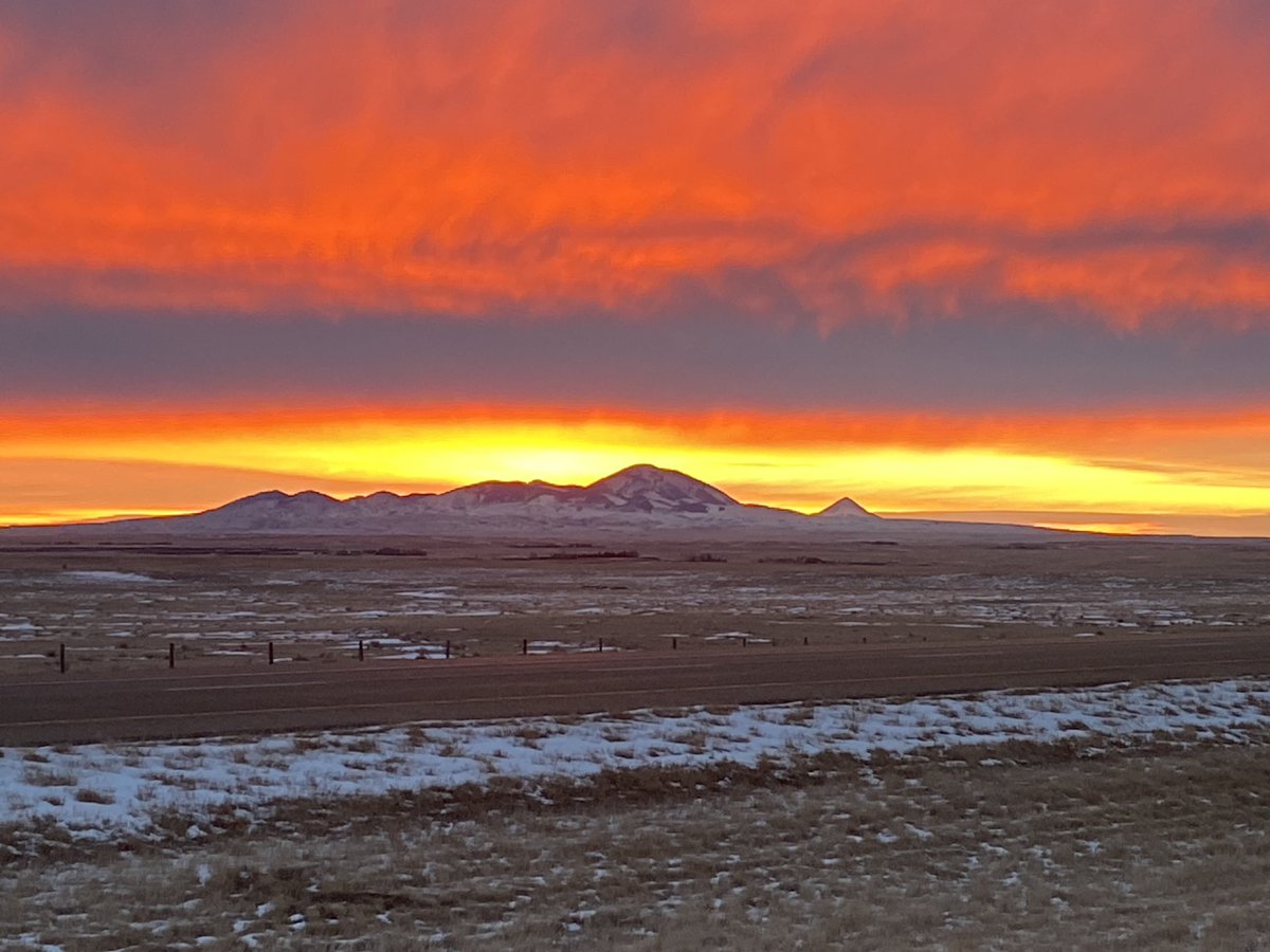 YancoRick's tweet image. The start of another great day doing what I love ❤️ the only thing better than being a paramedic today would be a paramedic with a fishing rod. Lots of things happening today. Let’s be safe out there and hopefully cooler heads will prevail