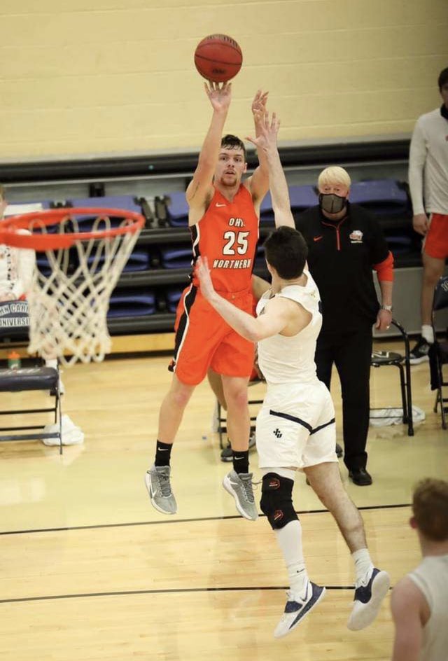 FastForward2028's tweet image. ONU vs Capital 4pm at King Horn. Good Luck today!!      🧡🖤🏀 #25 @HighlightCarson @ONU_hoops @ONUsports