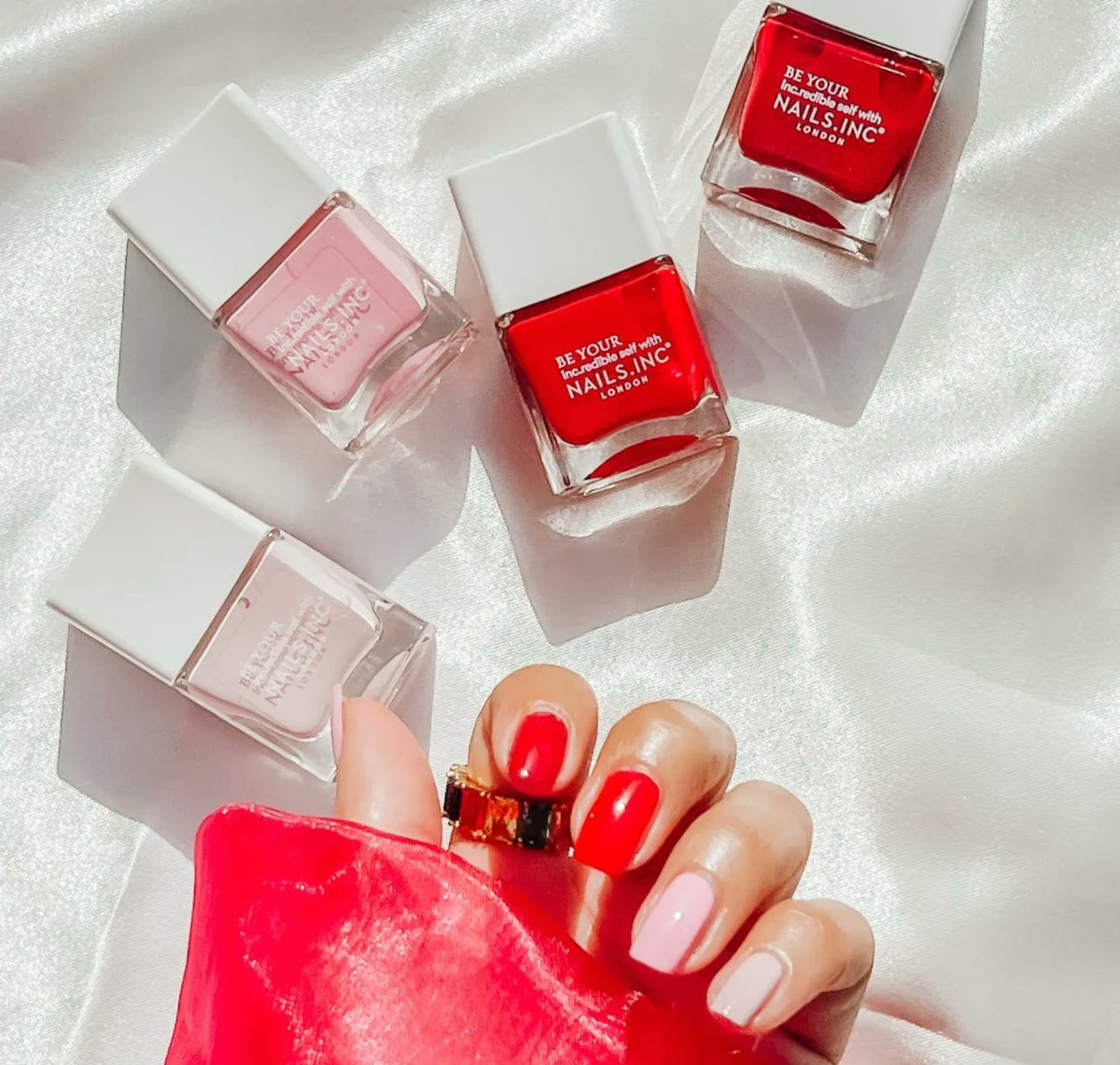npdirect's tweet photo. When you can't decide which shade... Pick them all β£οΈ
The @nailsinc 'Sweet Nail Candy' set is the perfect gift for a loved on this Valentines Day. Shop with Free UK Delivery π #candynails #pinknails #rednails #nailpolish #gifting #giftideas #nailpolishset #newnails #nails https://t.co/qMRysL0Ega
