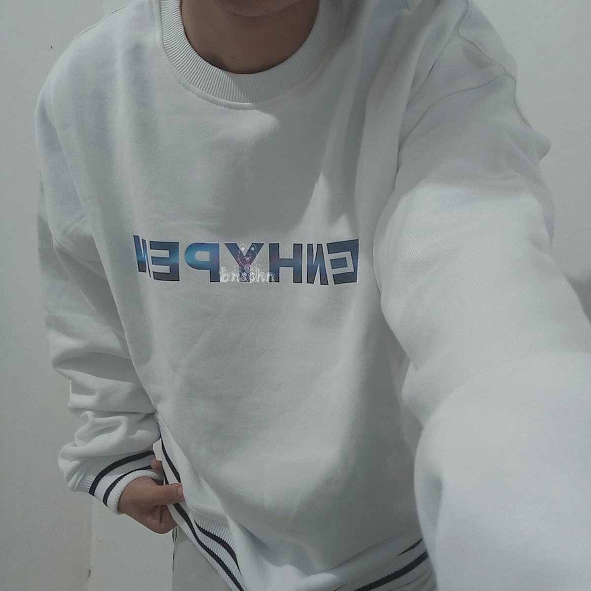 bnsohn's tweet photo. ⎙ . . . #kartcel ☺︎︎
⤷ the sweatshirt finally arrived today !!! it fits perfectly and im so in love w its fabric and design >< thank u sm to my pia besfran for the ga and for packing it safely. ilysm bff take care always mwah @heefries #heefriesfeedback 🛒🤍 https://t.co/opl6aZTVfu