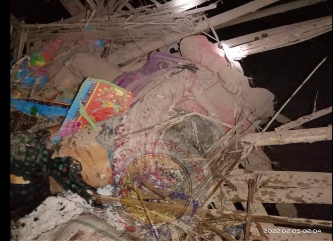 moon_min_house's tweet photo. Myanmar junta army’s airstrike today in Taduikhu village of Daelu Township of Mutraw (Hpapun) district, Karen State has left two civilians dead, six injured, according to KNU’s Brigade 5 in Mutraw district, 05 February 2022. 

Photo/KNU https://t.co/Lu1op7kNZu