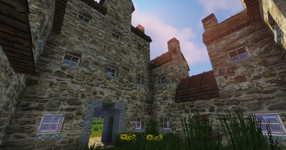 A little more elaborate, let's call it the Smallbrook Mansion on the Hill. Still 100% built according #TownScaper architecture. I used the Battered Old Stuff Resource Pack and the Macaw's Roofs Mod in #MineCraft 1.18.1 Plains biome. More to come...