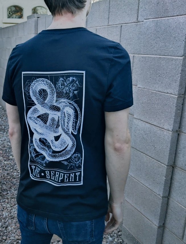 BlackSerpentCo's tweet photo. The serpent tarot tee. 🐍

Available only at https://t.co/Tg4fiSs4W4 https://t.co/6IqTFH9Eaj