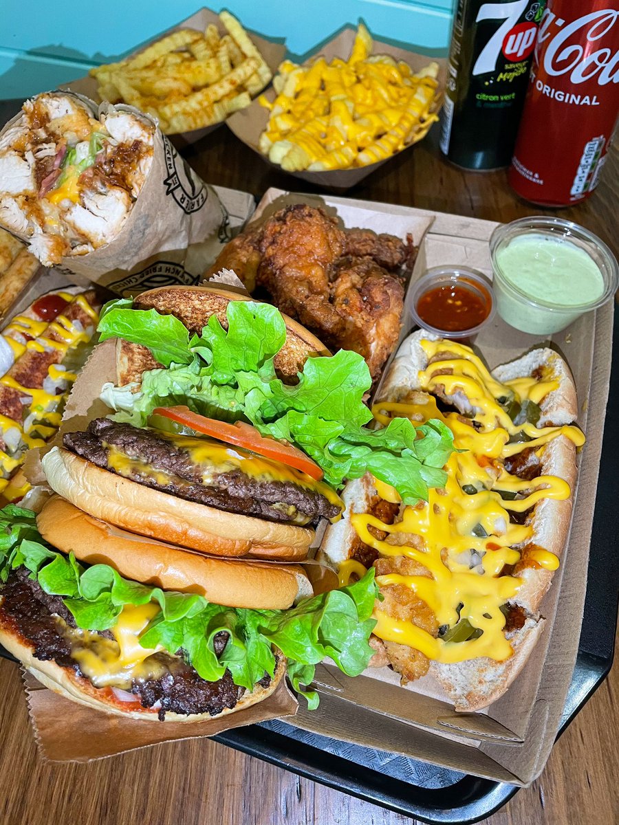 Resto_Halal's tweet image. Big Farmer

CheeseNaan 7/8.50€

Les tenders 7 et 25€ à partager entre amis ou famille 🍗

Ils proposent des menus doublés vous avez le choix entre 2 Burgers smash ou burger et hot Dog ! Les menus sont à 12/14€

23 Av. Jean Jaurès, 93300 Aubervilliers
63 Bd Davout, 75020 Paris