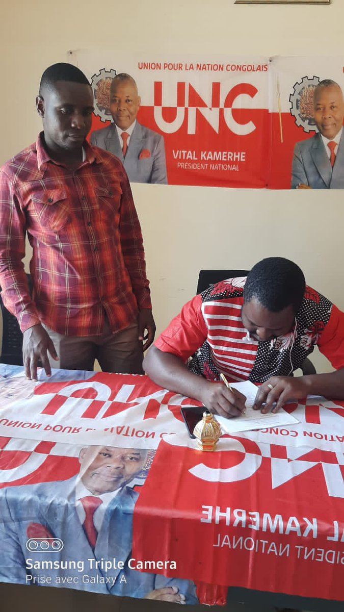 P_rdcOfficielC's tweet photo. 🔴INTERF. DES JEUNES
Aujourd'hui samedi 05/02/2022 quelques jeunes intellectuels ont adhérés à l'@UNC_LUALABA_off parti du pacificateur @VitalKamerhe1 Sous l'autorité du PRESIDENT ADJ #Reddy #MUGEBE #CAP2023 https://t.co/C98LXKp1D5