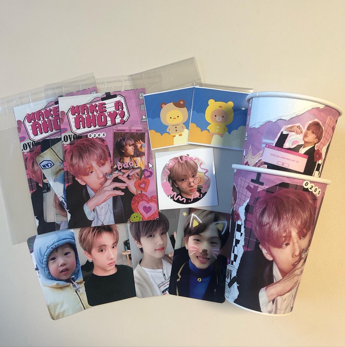 Headofncity's tweet photo. #지성이는_뭐든지_다_가능해
#MAKE_A_ANDY 

📍홍대 𝗖𝗮𝗳𝗲 𝗢𝗟

일단 고유명사 ‘붐지성’ 컨셉에서 끝났음. 스티커 투표하는데 친구랑 나랑 픽이 다똑같았다 ㅋㅋㅌ 여기 너무 아기자기하고 좋아… 럭드는 4,5등 나왔는데 스티커가 넘 긔여워서 만족’s. 풍선달린곳에서 사진 찍을걸 아쉽다리. https://t.co/gO0OGsAESx
