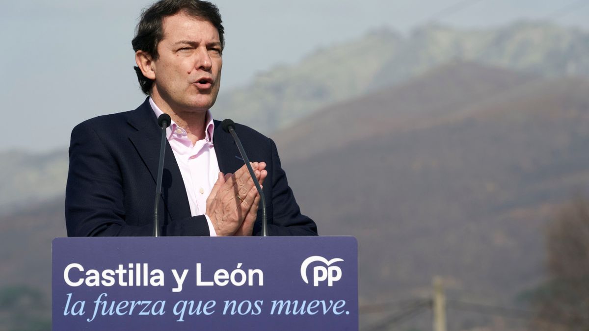 _infoLibre's tweet photo. La Fiscalía denuncia al PP ante el Tribunal de Cuentas por financiación ilegal en las primarias que ganó Mañueco en 2017 https://t.co/qlHTC2m17o https://t.co/vVmyOVzjFH