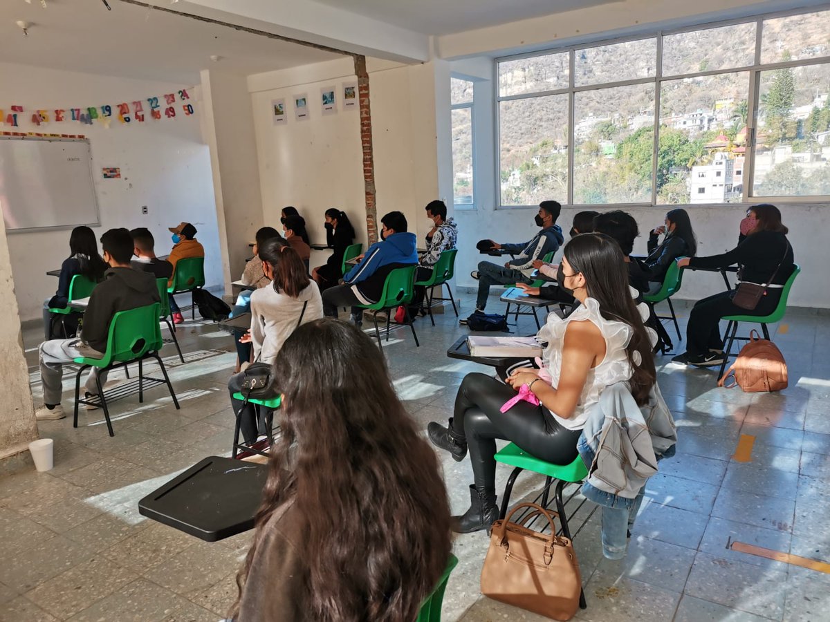 Escuela Preparatoria Oficial Núm. 371 tweet media