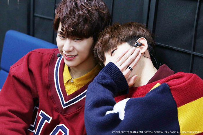 2seungthinker's tweet photo. 170206
5 years ago!!!! 😭 how time flies, oh my goodness;;

♡ ———
#VICTON    #빅톤    @NewWorld_VICTON @VICTON1109 #seungwoo #seungsik https://t.co/zEF147IHN1
