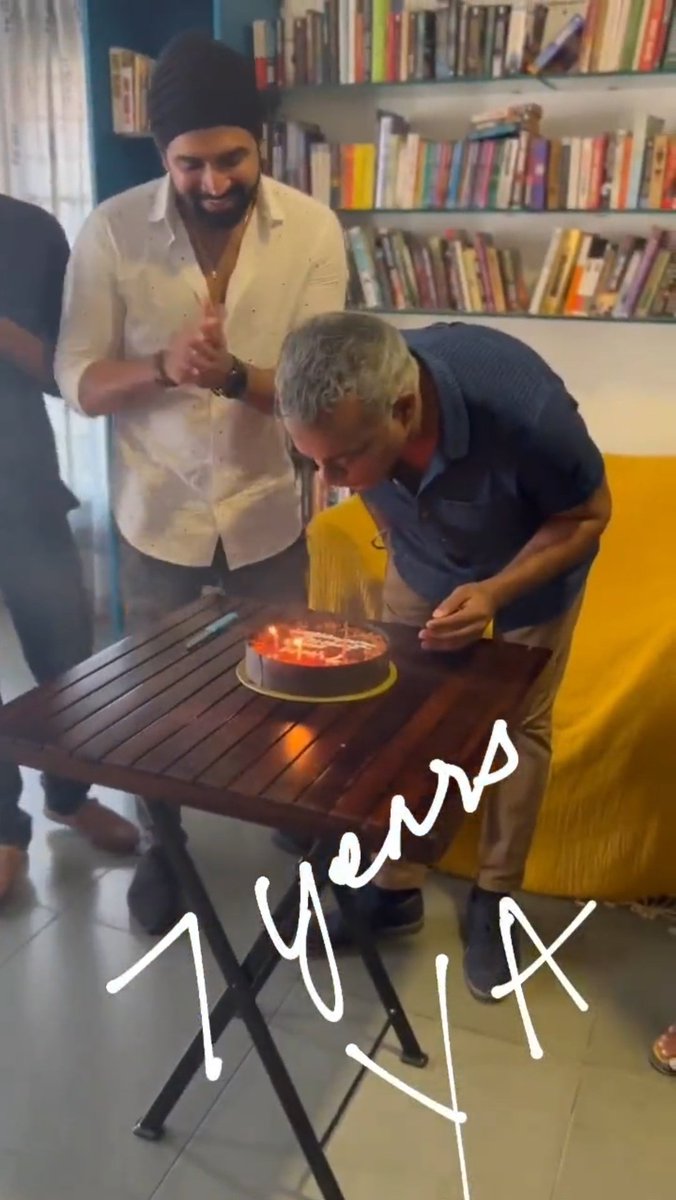 abiramidevi3026's tweet photo. 7 Year's Of #YennaiArindhaal Cake Cutting 🥳🎊🎂
“ 7 Years and Lasting Impression! ”
@menongautham @arunvijayno1 @editoranthony
#7YrsOfYASathyaDev
#Valimai #AjithKumar #AK https://t.co/cVD9P7UJAJ
