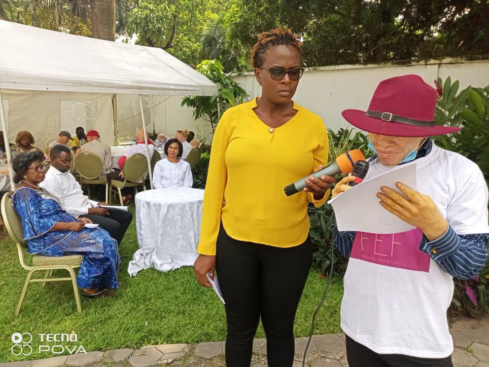 La Fondation Esther Fayulu (FEF) a procédé ce samedi 05 Février à l’échange de vœux pour l’année 2022. Les membres de la Fondation et les enfants albinos étaient à l’honneur.