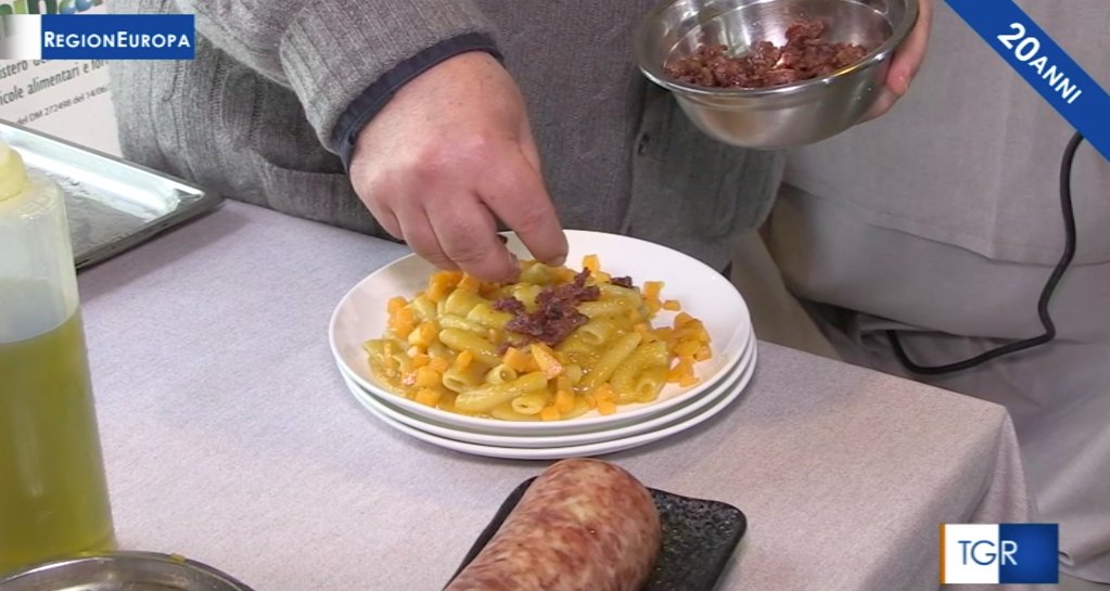 Domani #6febbraio la nuova puntata 11.27 <a href="/RaiTre/">Rai3</a> <a href="/RaiPlay/">RaiPlay</a>. In occasione della <a href="/GiornPrevSpreco/">Giornata Nazionale Prevenzione Spreco Alimentare</a> l'iniziativa del Consorzio #Cotechino #Modena #IGP sulla #sostenibilità e il #riuso.
Anticipazioni sul sommario sono nel sito di <a href="/Raiofficialnews/">Rai</a> qui: bit.ly/3sdE9Z4