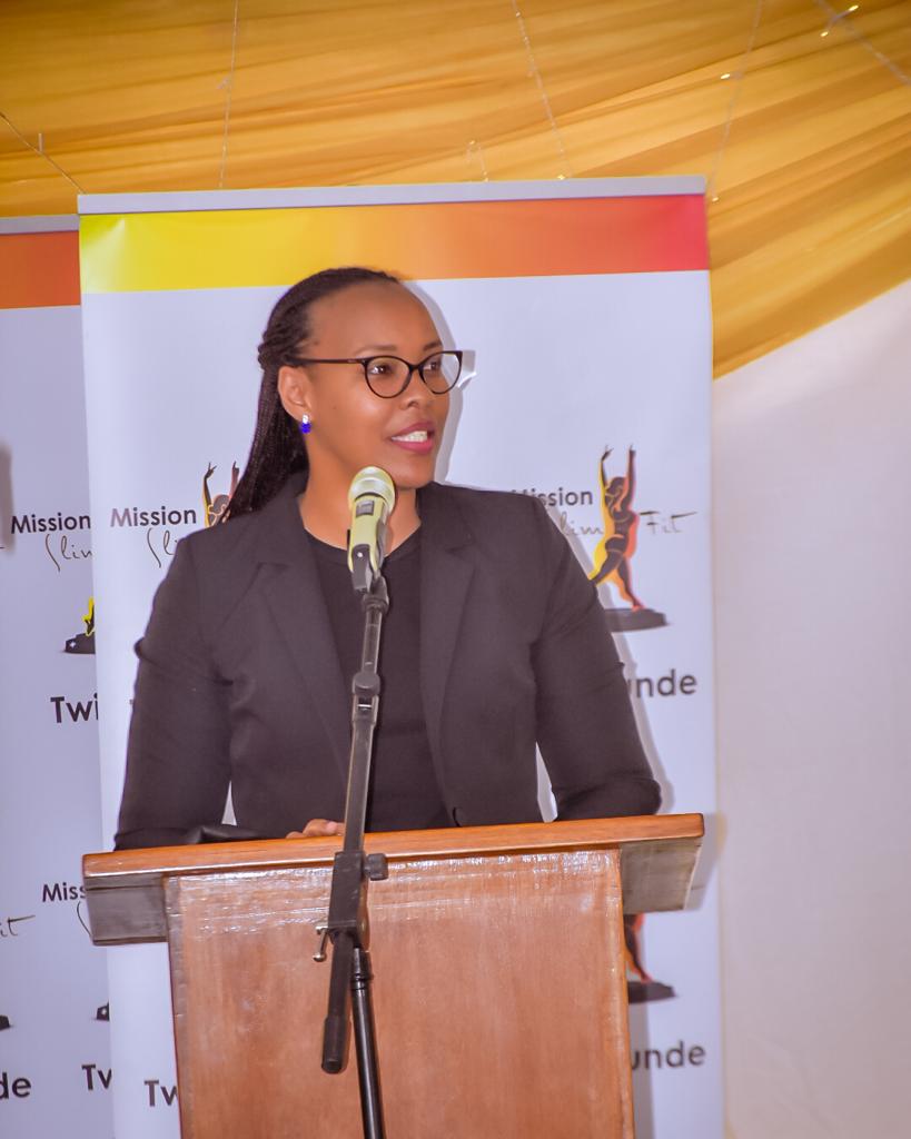 Rwanda_Sports's tweet photo. Kuri uyu wa gatandatu Minisitiri @AuroreMimosa yifatanije n’Umuryango @Care4ThemRwanda mu muhango wo guhemba abagore 16 bamaze iminsi 90 muri gahunda ya #SlimnFit igamije kubatoza kwirinda no kugira ubuzima bwiza bifashishije siporo. #Season2Finale
@RBCRwanda
@RwandaNCDA https://t.co/L6m6XhdfIJ