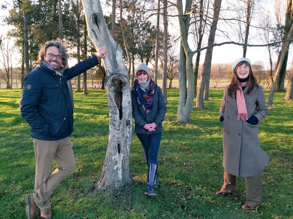 The first time I've worked with these two beauts and we had an absolute banger. Smiles all-round! #outsideinfebruary #newarkantiquesfair #wearingtwocoats @BenCJCooper @natasharadio