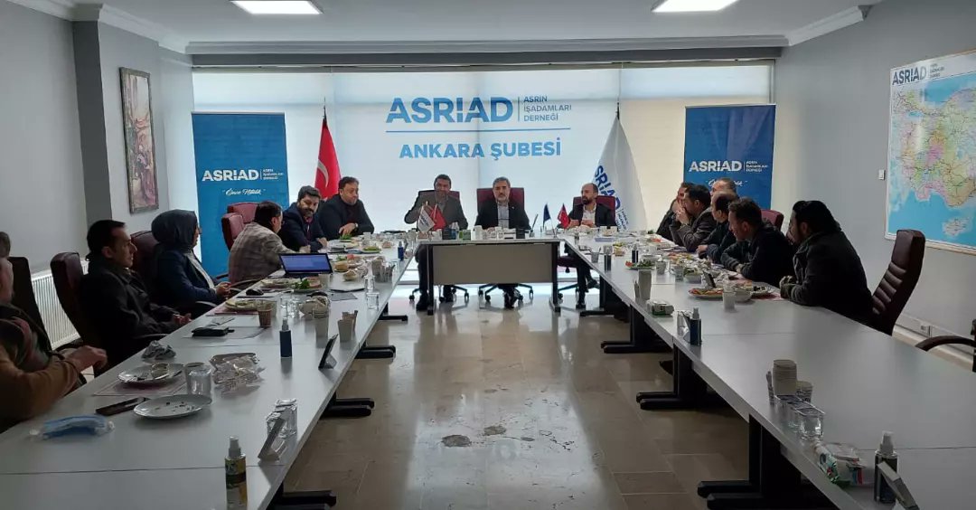 AsriadAnkara's tweet photo. #ASRİAD Hakkari Şube Başkanı Nazmi Demir, Hakkari Şube üye ve misafirleriyle ASRİAD Ankara Şubemizi ziyarette bulunmuşlardır. 

Nazik ziyaretlerinden dolayı kendilerine teşekkür ederiz. https://t.co/hzHzGtnDSX