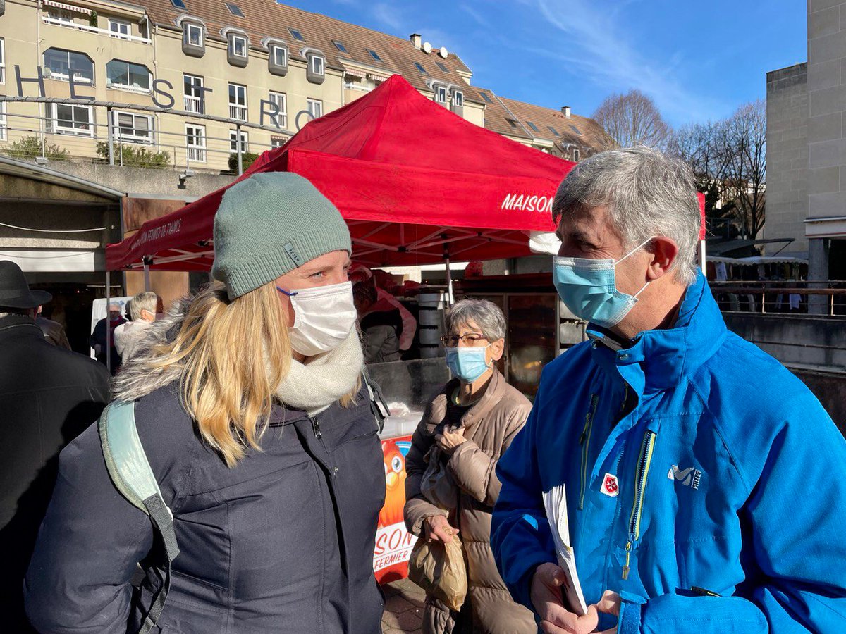 JMaireofficiel's tweet photo. Ce matin @avecvous sur le marché ensoleillé de #Sèvres #circo9208 Les sympathisants de la #MajoritePresidentielle sont à votre écoute pour continuer à faire avancer la France #Macron2022 #avecvous #5ansdeplus https://t.co/m3AtLgUiZX
