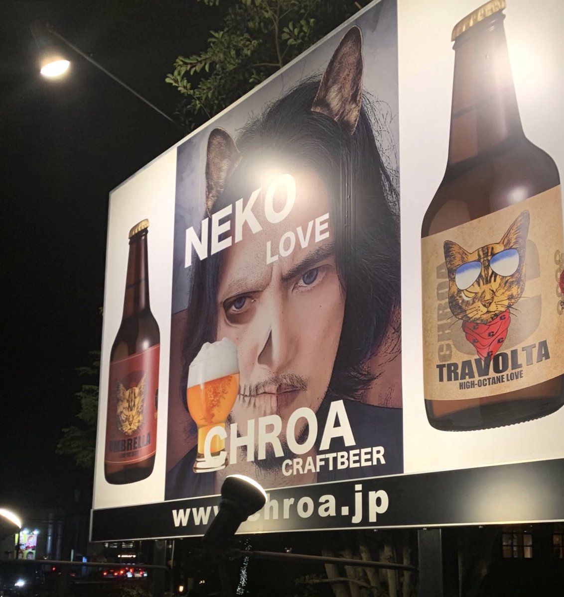 あるデザイナーが駅前で旅費を落として泣いていた学生に名前を言わずに金を渡したところ 逆に学生を探す事態になっている お互いにカッコ良すぎるのでは Togetter