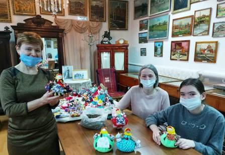 Клуб "Веселый узелок", мастер класс по изготовлению народной обережной игрушки "Кубышка - травница". #История_Плавска #народнаяигрушка